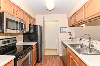 7984 N 107th St #5, Milwaukee, WI 53224 - Photo 7