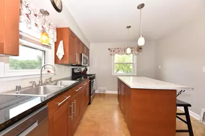 3049 N 90th St, Milwaukee, WI 53222 - Photo 7