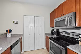 15295 W Library Ln, New Berlin, WI 53151 - Photo 5