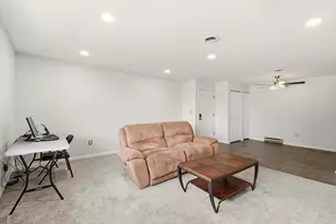 10278 W Whitnall Edge Circle, Franklin, WI 53132 - Photo 5