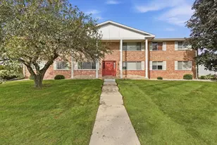 10278 W Whitnall Edge Circle, Franklin, WI 53132 - Photo 1