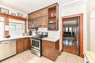 3332 S 9th Pl, Milwaukee, WI 53215 - Photo 15