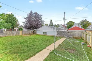 3332 S 9th Pl, Milwaukee, WI 53215 - Photo 29