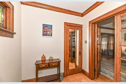 3332 S 9th Pl, Milwaukee, WI 53215 - Photo 5