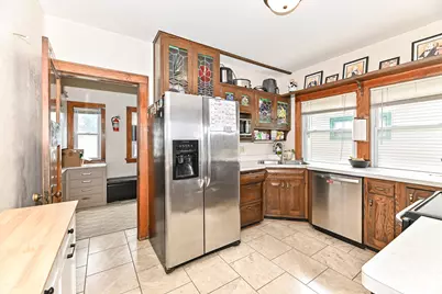 3332 S 9th Pl, Milwaukee, WI 53215 - Photo 13