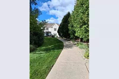2030  Rainbow Lake Ln #316, West Bend, WI 53090 - Photo 15