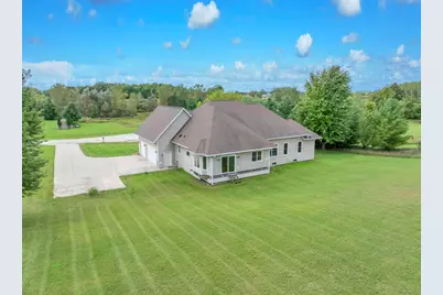 7611  Fairway Ln, Farmington, WI 53090 - Photo 9