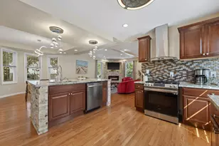 915 E Homer St, Milwaukee, WI 53207 - Photo 11