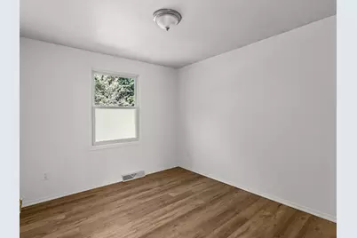 2760  Sunray Ln, Howard, WI 54313 - Photo 15