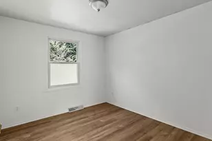 2760 Sunray Ln, Howard, WI 54313 - Photo 15