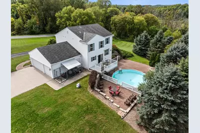 W6188  Linda Ln, Plymouth, WI 53073 - Photo 5
