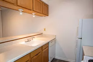 4326 Melody Ln, Madison, WI 53704 - Photo 9