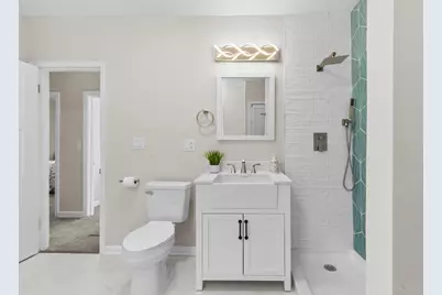 2559 S 84th St, West Allis, WI 53227 - Photo 15