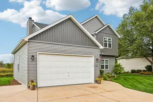 W1064 Audubon Park Dr, Ixonia, WI 53036 - Photo 5