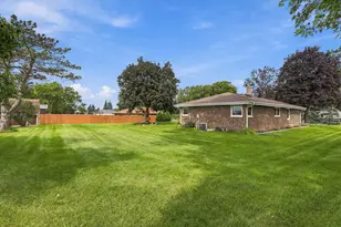 W174N9847 Wendy Ln, Germantown, WI 53022 - Photo 33
