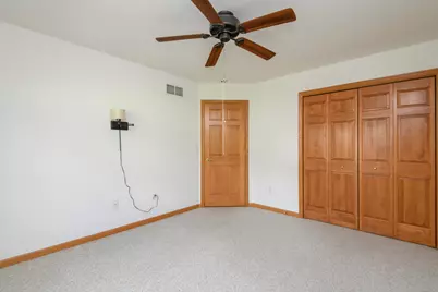 2836  Raintree Ln, Waukesha, WI 53189 - Photo 23