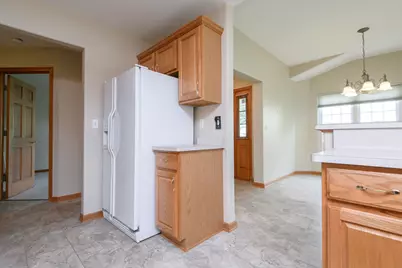 2836  Raintree Ln, Waukesha, WI 53189 - Photo 11