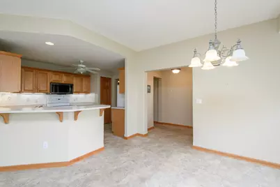2836  Raintree Ln, Waukesha, WI 53189 - Photo 7