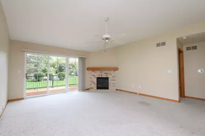 2836  Raintree Ln, Waukesha, WI 53189 - Photo 5