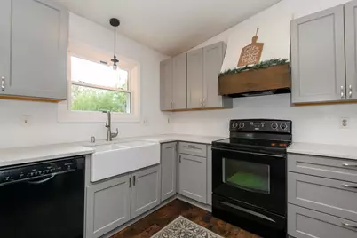 929  Howard St, Waukesha, WI 53188 - Photo 13