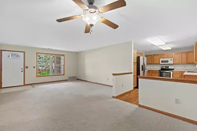 1102 N Sunnyslope Dr #104, Racine, WI 53406 - Photo 9