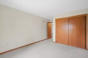 1102 N Sunnyslope Dr, Racine, WI 53406 - Photo 19