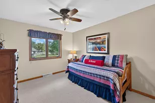 520 Green Valley Dr, Racine, WI 53406 - Photo 17