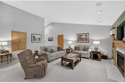 520  Green Valley Dr, Racine, WI 53406 - Photo 3