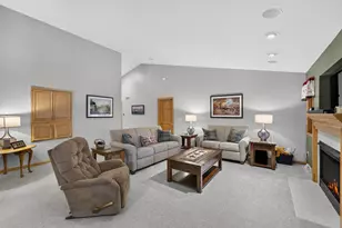 520 Green Valley Dr, Racine, WI 53406 - Photo 3