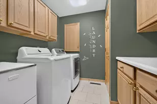 520 Green Valley Dr, Racine, WI 53406 - Photo 21