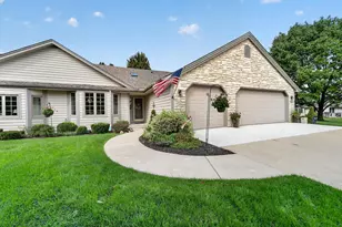 520 Green Valley Dr, Racine, WI 53406 - Photo 43