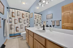 520 Green Valley Dr, Racine, WI 53406 - Photo 19