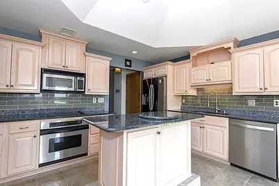 W215N5353  Ada Ct, Menomonee Falls, WI 53051 - Photo 5