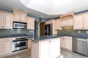 W215N5353 Ada Ct, Menomonee Falls, WI 53051 - Photo 5