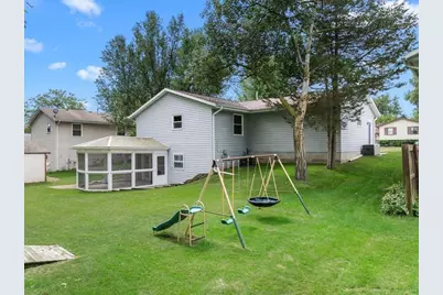 819  Kings Ridge Ct, West Bend, WI 53090 - Photo 29