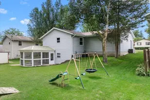 819 Kings Ridge Ct, West Bend, WI 53090 - Photo 29