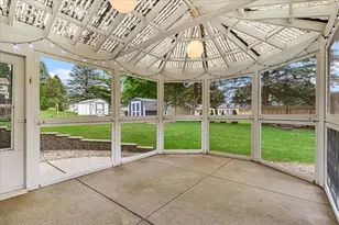 819 Kings Ridge Ct, West Bend, WI 53090 - Photo 27