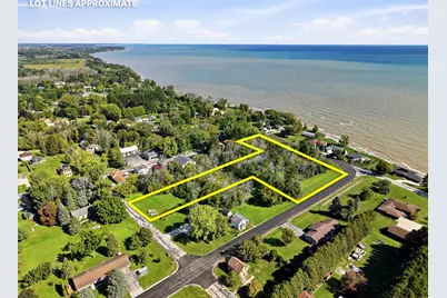 1020  Lakeshore Dr, Cleveland, WI 53015 - Photo 3