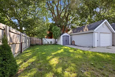 915 N 9th St, Manitowoc, WI 54220 - Photo 25