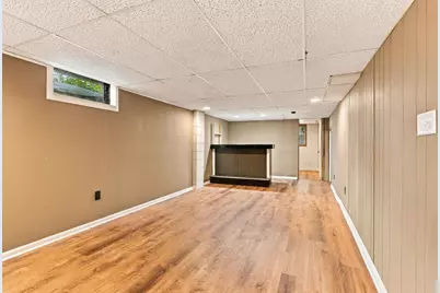 915 N 9th St, Manitowoc, WI 54220 - Photo 15