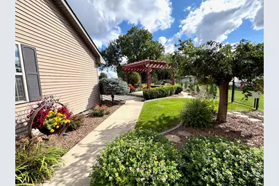 S77W18475  Janesville Rd, Muskego, WI 53150 - Photo 41
