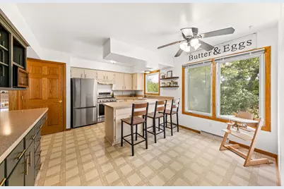 228 N Sawyer Rd, Summit, WI 53066 - Photo 9