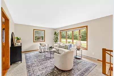 228 N Sawyer Rd, Summit, WI 53066 - Photo 7