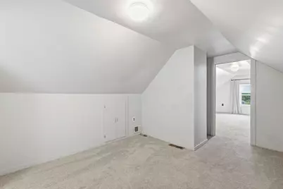 5953 S Phillips St, Greenfield, WI 53221 - Photo 19