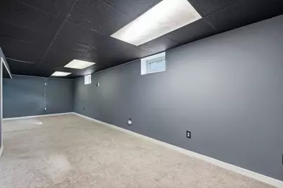 5953 S Phillips St, Greenfield, WI 53221 - Photo 15