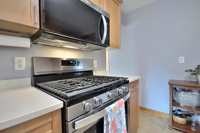 202 E Norwich St, Milwaukee, WI 53207 - Photo 11