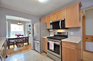 202 E Norwich St, Milwaukee, WI 53207 - Photo 9