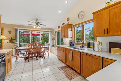 5337  Bluebell Ct, Sheboygan, WI 53083 - Photo 3