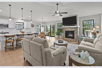 307  Evan Dr, Lake Geneva, WI 53147 - Photo 11