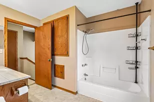 9329 W Fairlane Ct, Milwaukee, WI 53224 - Photo 11